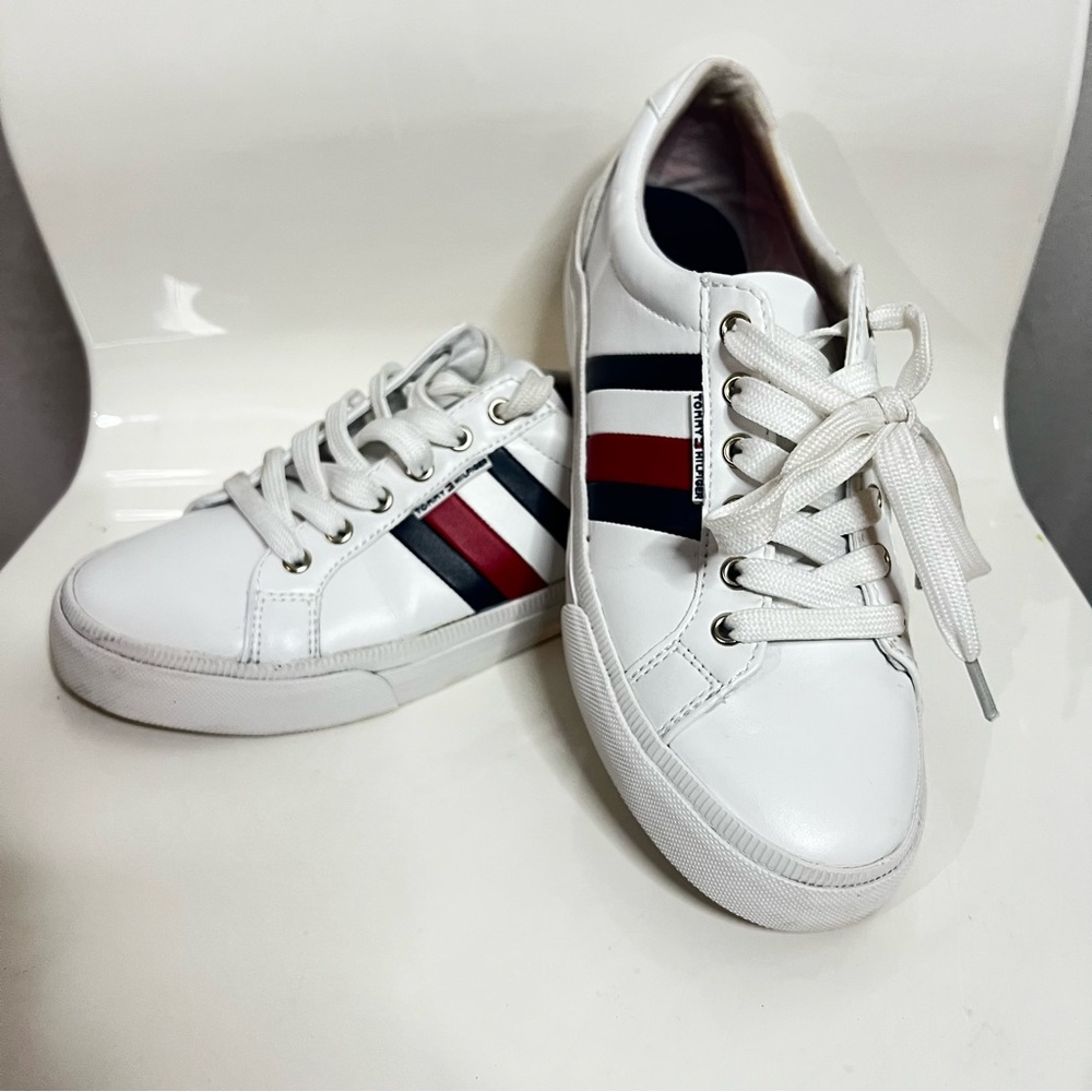 Tommy Hilfiger White and Red Low-Top Sneakers with Leather Upper women’s Size 7